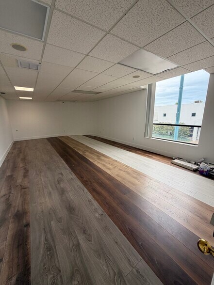 More Photos Of 3090 SW 8th St, Miami Freestanding For Lease