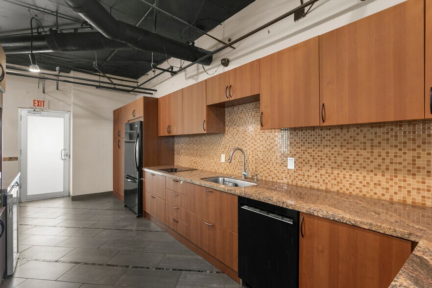 More Photos Of 4770 Biscayne Blvd, Miami Office For Sale