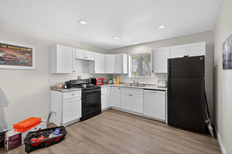 More Photos Of 402 Colin Kelly Dr, Roseville Apartments For Sale