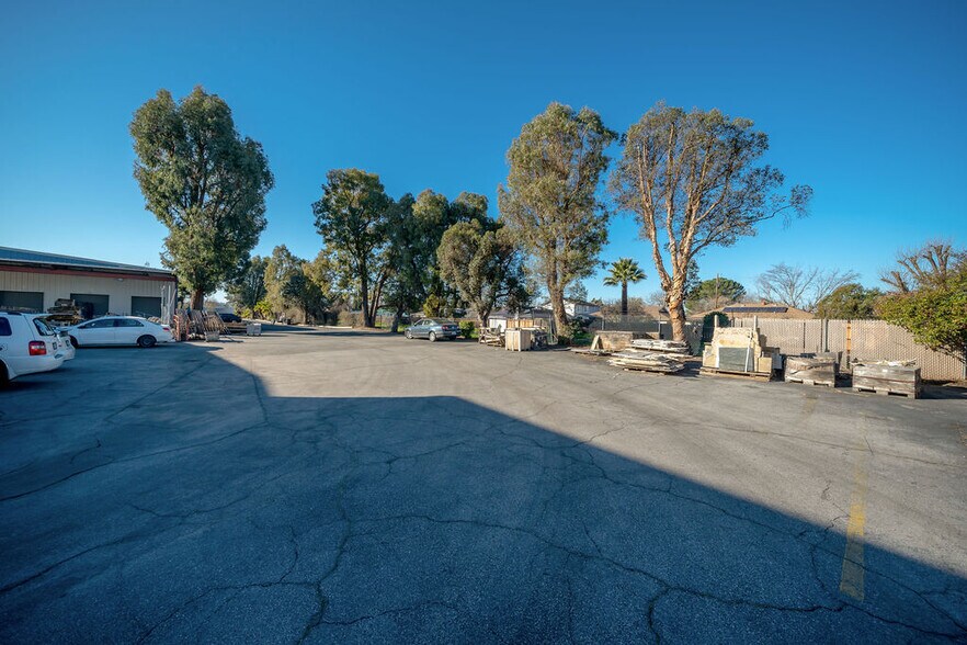 More Photos Of 1625 Commerce Way, Paso Robles Manufacturing For Lease