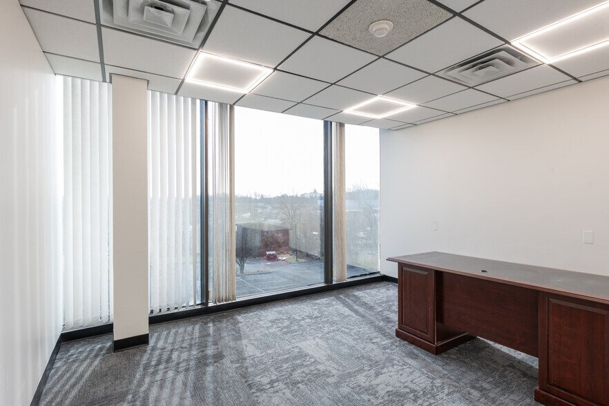 More Photos Of 501 Chestnut Ridge Rd, Spring Valley Office For Lease