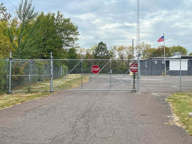 More Photos Of 750 County Line Rd, Colmar Truck Terminal For Sale