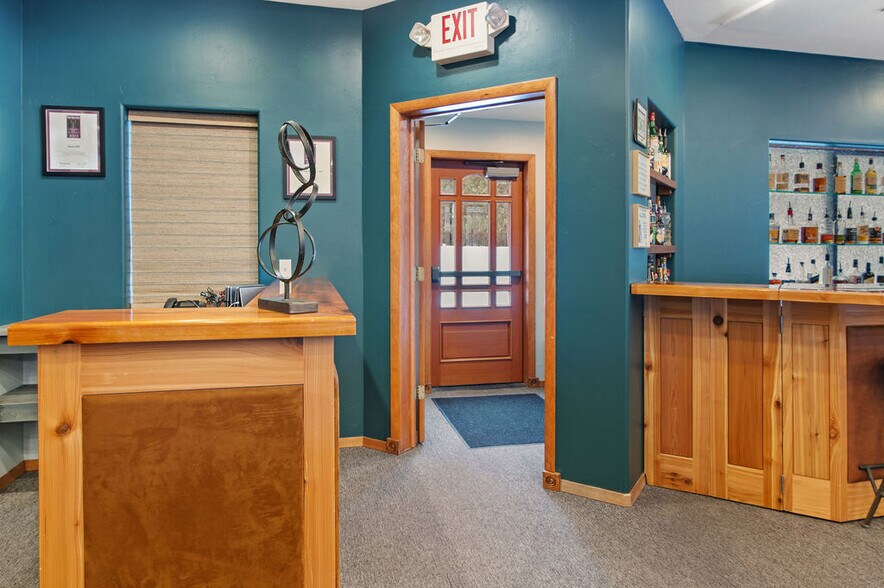 More Photos Of 7951 Hwy 35, Bigfork Restaurant For Lease