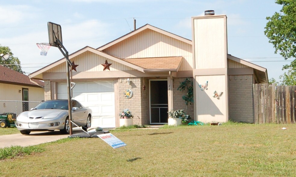 More Photos Of 804 N 19th St, Copperas Cove Specialty For Sale