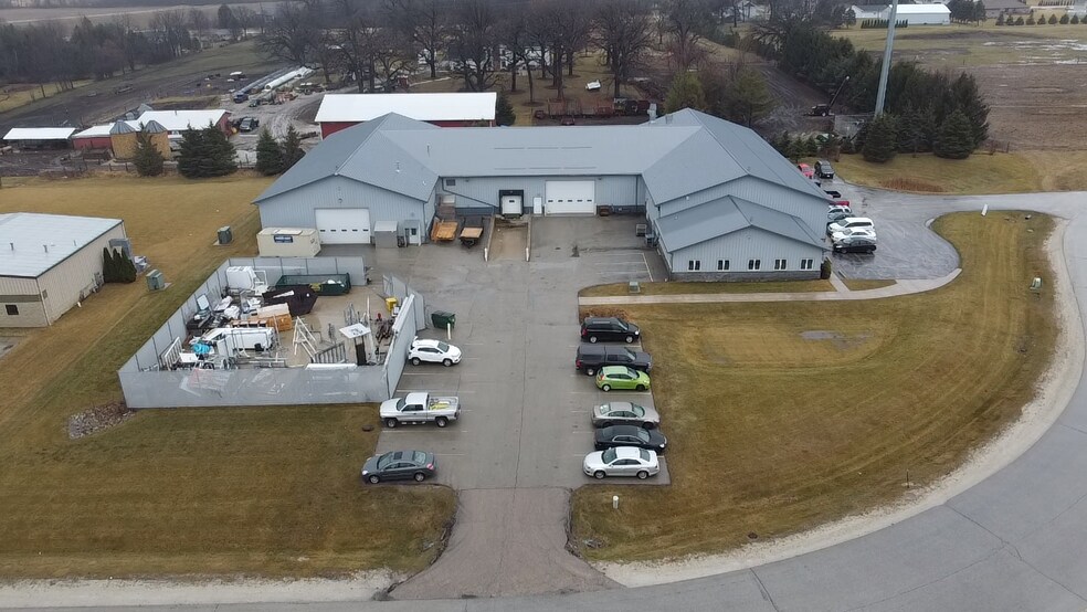More Photos Of 8635 Hollander Dr, Franksville Manufacturing For Lease
