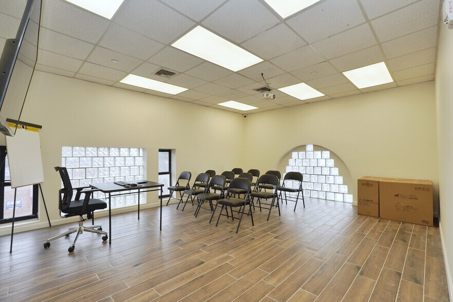 More Photos Of 2940 Richmond Ter, Staten Island Office For Sale
