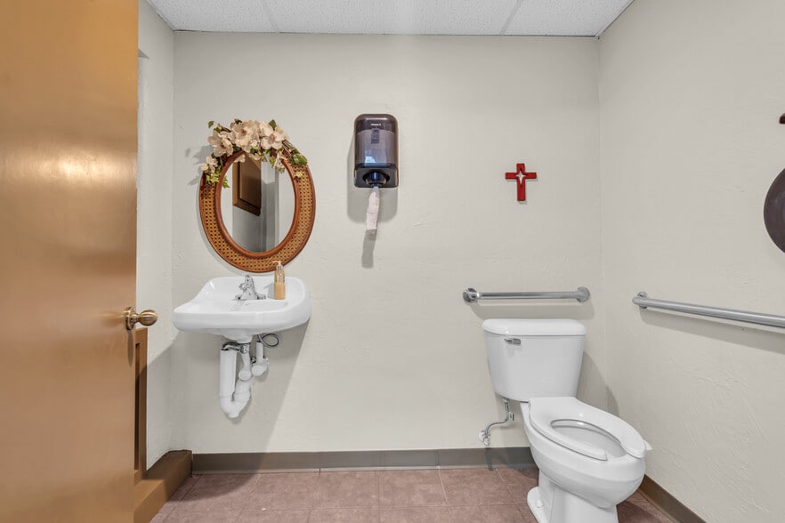 More Photos Of 727 4th St, Healdton Religious Facility For Sale