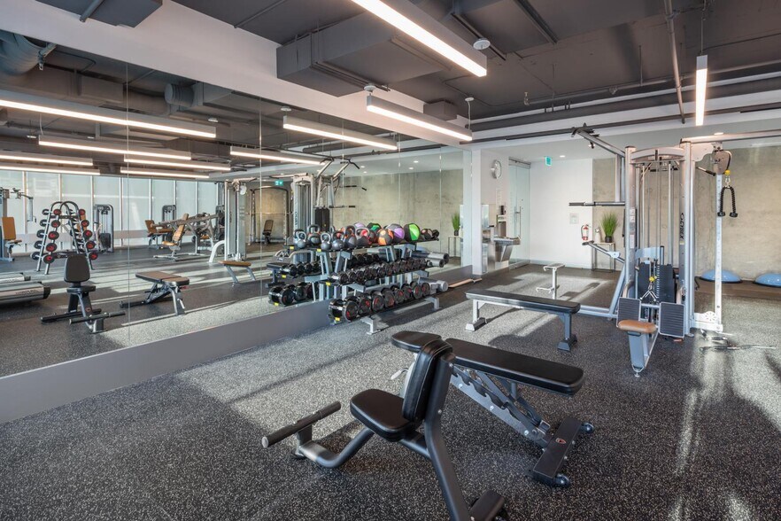 More Photos Of 1500 W Georgia St, Vancouver Office For Lease