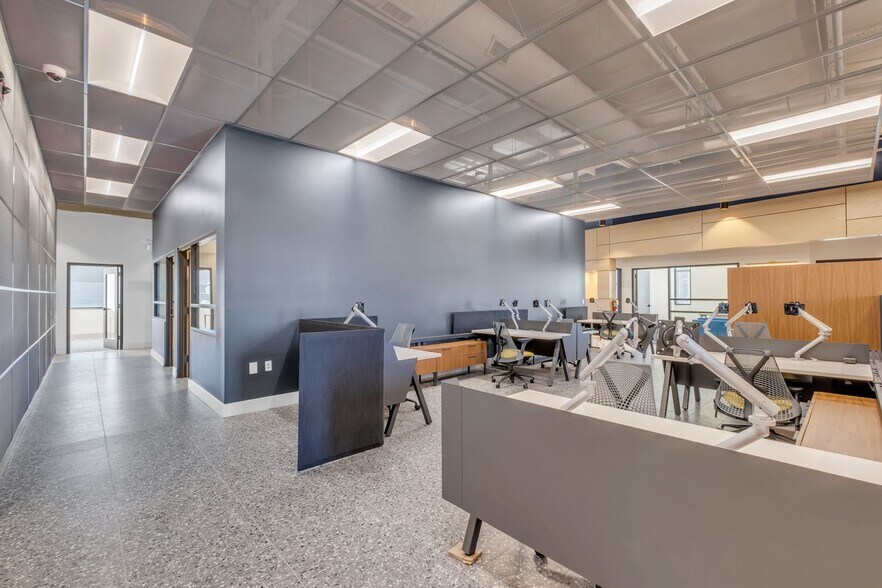 More Photos Of 2200 8th Ave S, Nashville Showroom For Lease