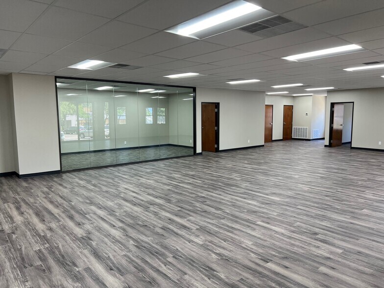 More Photos Of 12501 Hymeadow Dr, Austin Unknown For Lease