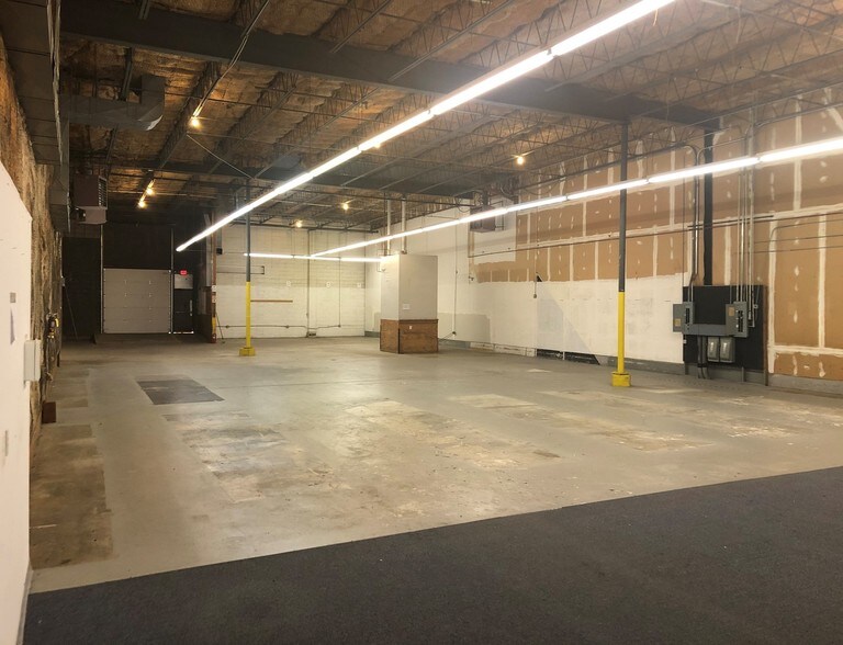 More Photos Of 45 Everett Dr, Princeton Junction Light Distribution For Lease