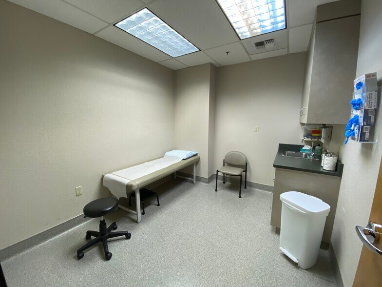 More Photos Of 1501 Oakdale Rd, Modesto Medical For Lease