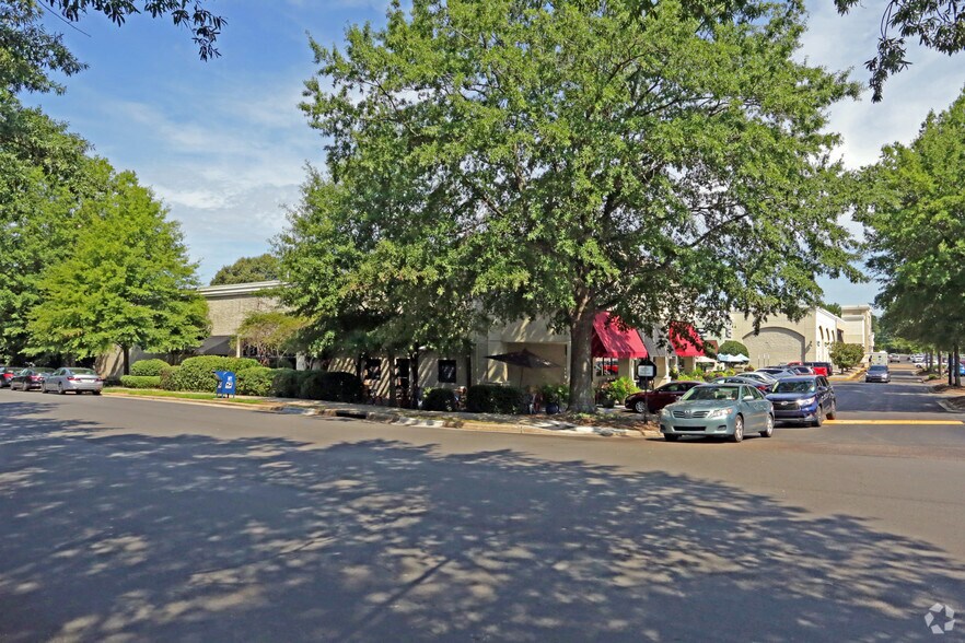 More Photos Of 8311-8385 Creedmoor Rd, Raleigh Supermarket For Lease