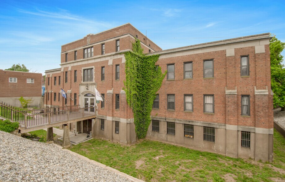 More Photos Of 330 Main St, Manchester Loft Creative Space For Sale