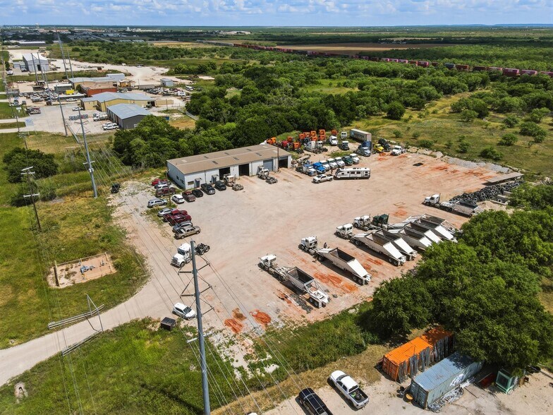 More Photos Of 2895 E US Highway 80, Abilene Warehouse For Lease