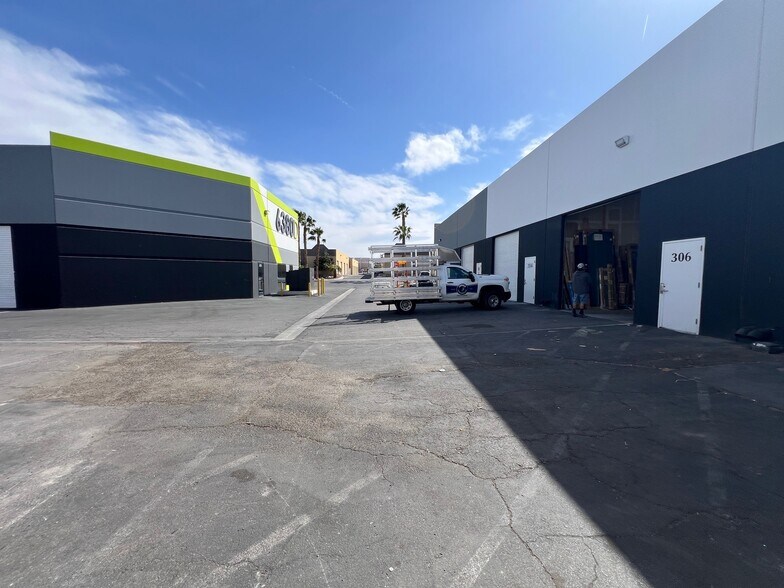 More Photos Of 6380 S Valley View Blvd, Las Vegas Showroom For Lease