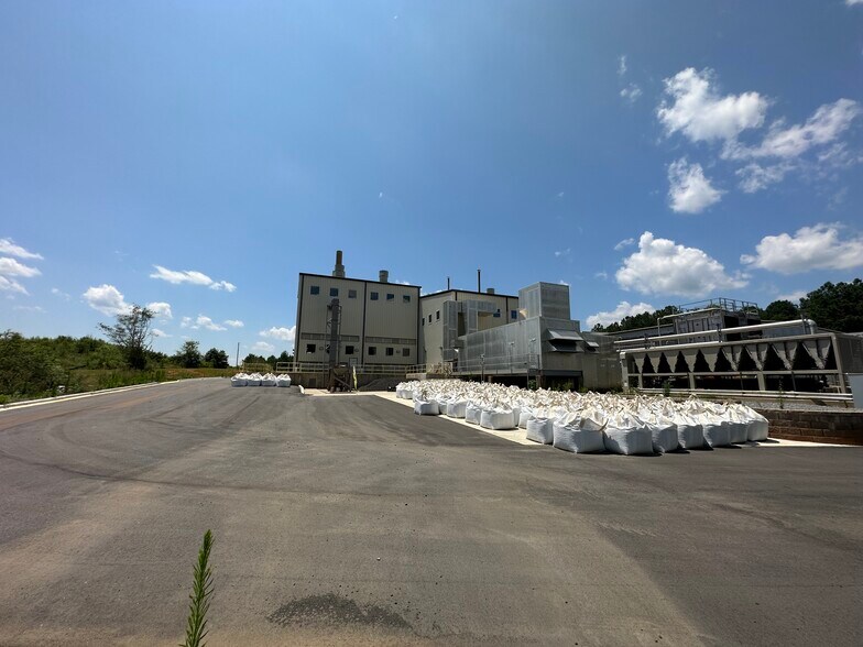 More Photos Of 119 Metrolina Dr, Shelby Manufacturing For Sale