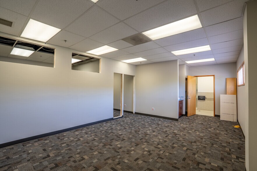 More Photos Of 3403 W 7th Ave, Eugene Manufacturing For Lease