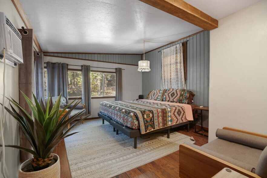 More Photos Of 122 Ouachita River Haven Rd, Pencil Bluff Hotel For Sale