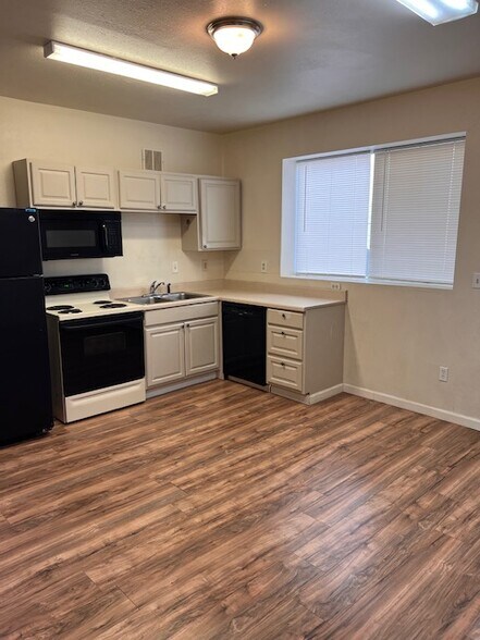More Photos Of 217 W Masonic Ave, Cripple Creek Apartments For Sale