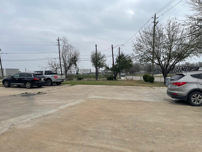 More Photos Of 11727 Wallisville Rd, Houston Auto Dealership For Lease