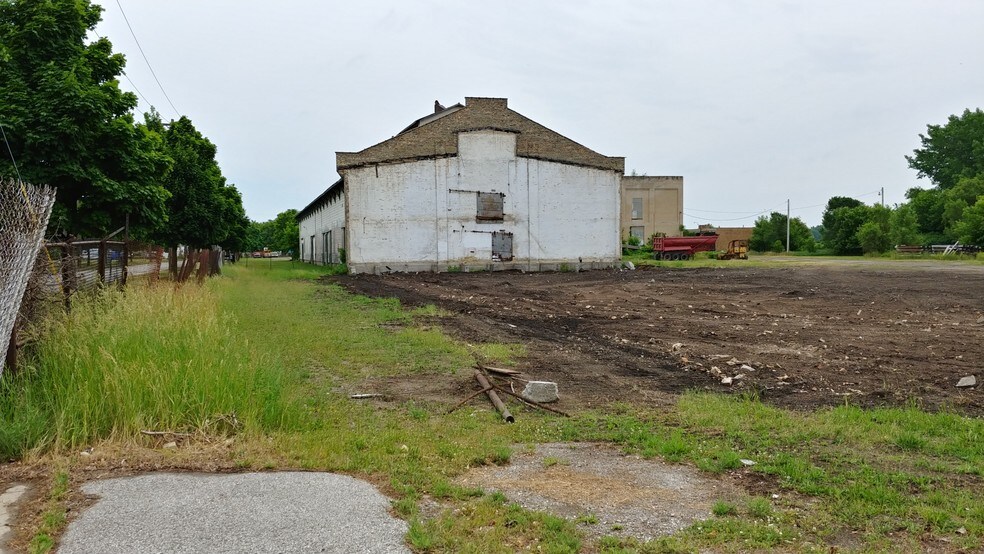 More Photos Of 700 Marquette St, Bay City Industrial For Sale