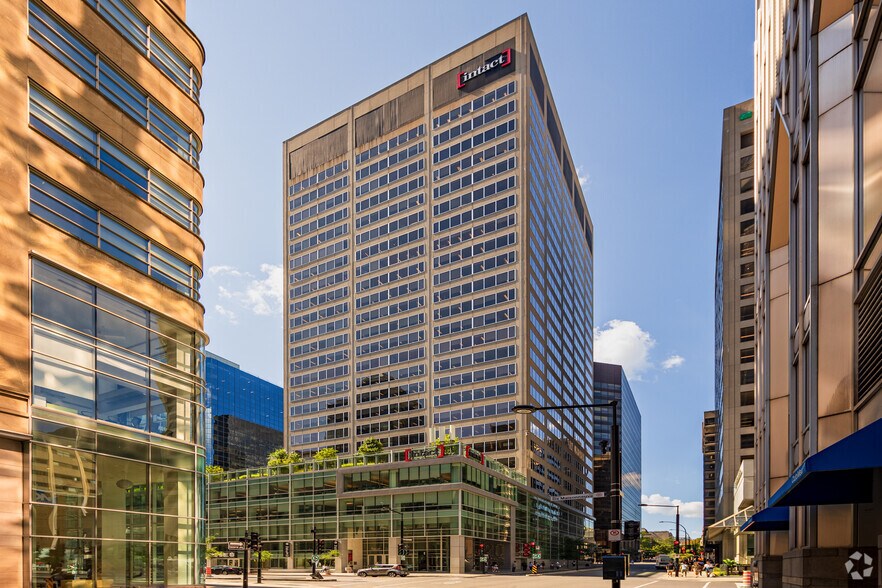 Primary Photo Of 2020 Boul Robert-Bourassa, Montréal Office For Sale