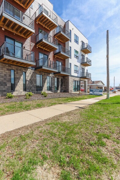 More Photos Of 209 Division St, Stevens Point Apartments For Lease