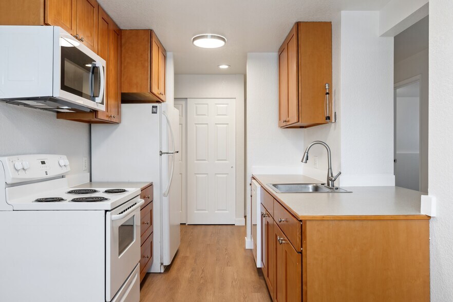 More Photos Of 712 N 143rd St, Seattle Apartments For Sale