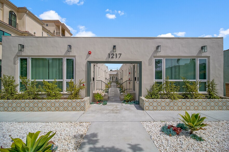 Primary Photo Of 1217 9th St, Santa Monica Apartments For Sale