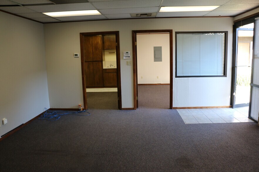 More Photos Of 5637 N Pershing Ave, Stockton Medical For Lease