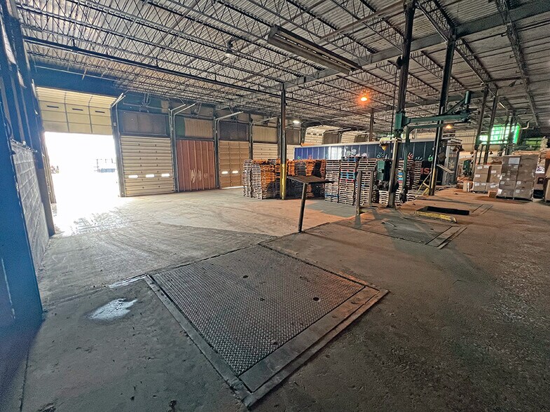 More Photos Of 50 Greenhill Rd, Eldorado Warehouse For Lease