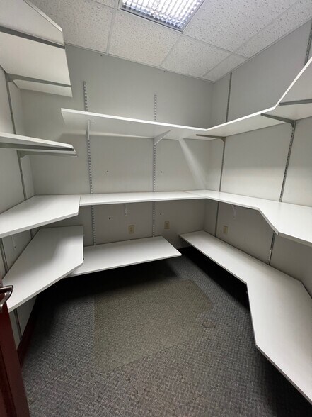 More Photos Of 10-24 Remick Blvd, Springboro Medical For Sale