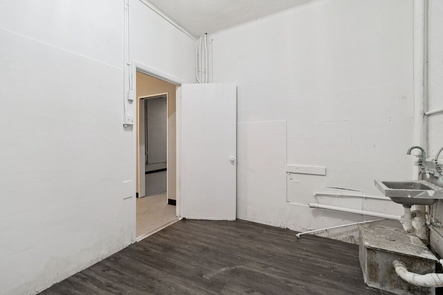 More Photos Of 715 McDuff Ave N, Jacksonville Storefront Retail Residential For Sale