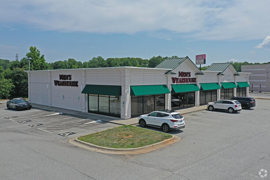 More Photos Of 5402 Hornaday Rd, Greensboro Freestanding For Lease