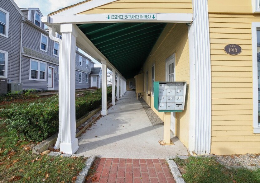 More Photos Of 121-125 Main St, Old Saybrook Storefront Retail Office For Sale