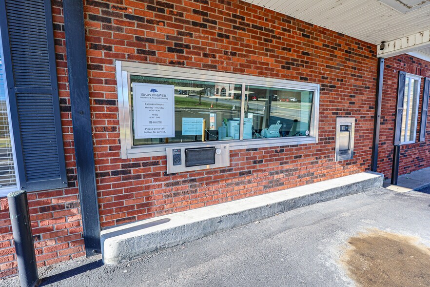More Photos Of 630 Jefferson St, Paducah Office For Sale