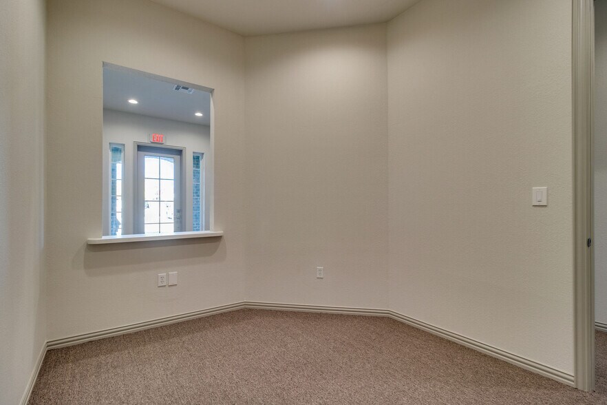 More Photos Of 5802 Watauga Rd, Watauga Medical For Sale