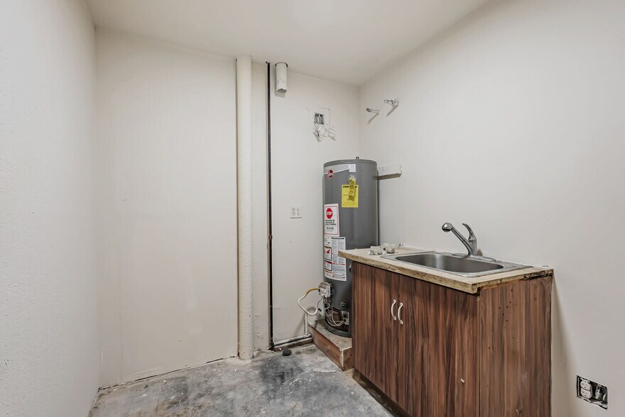 More Photos Of 2485 Technology Dr, Hayward Research And Development For Lease
