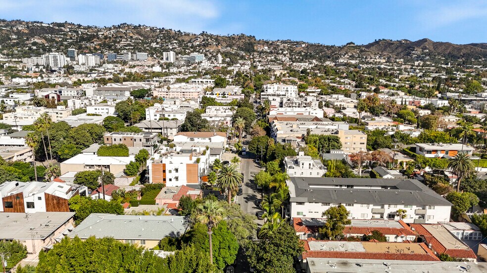 More Photos Of 525 N Sweetzer Ave, Los Angeles Apartments For Sale