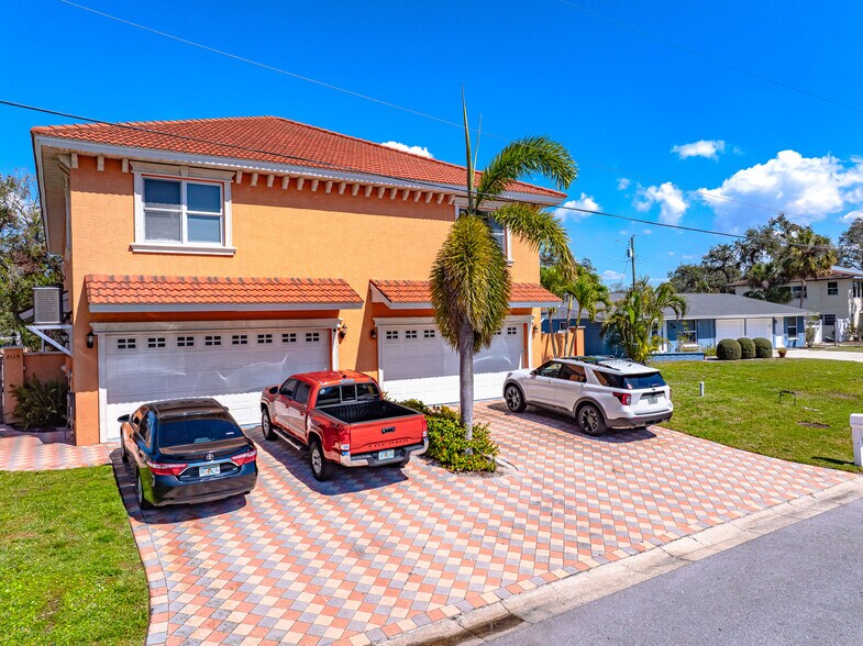 More Photos Of 2119- 2125 Montclair Dr, Sarasota Apartments For Sale