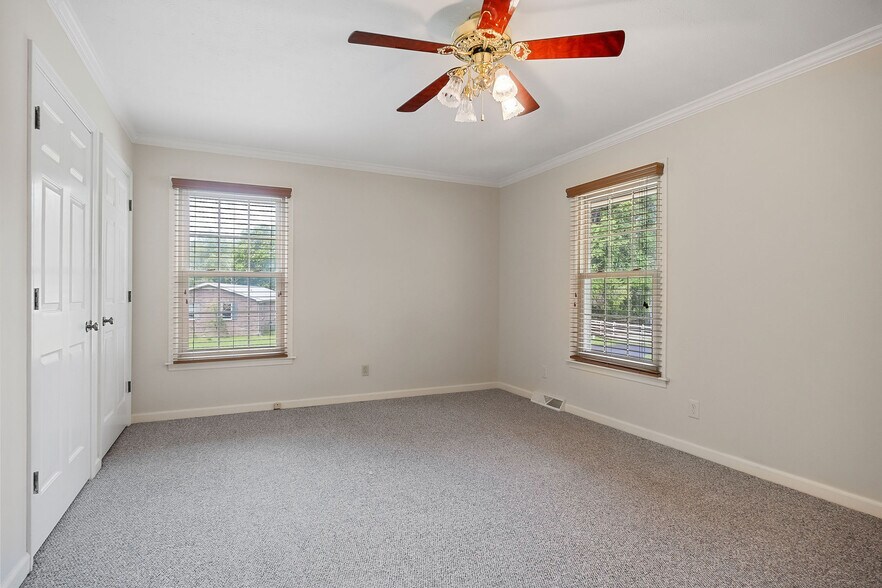 More Photos Of 1499 W Whitehall Rd, Cookeville Light Distribution For Sale