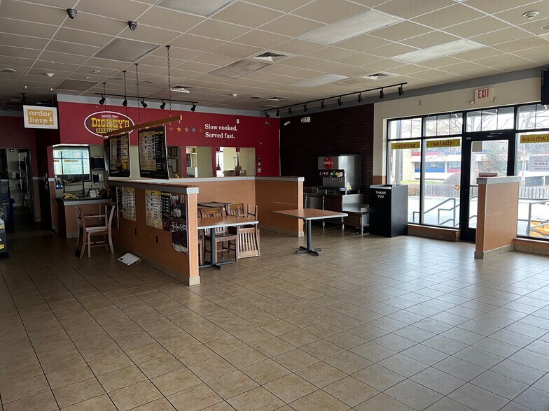 More Photos Of 3209-3221 Schoenersville Rd, Bethlehem Unknown For Lease