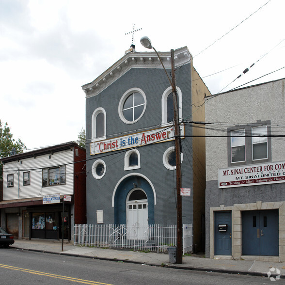 Primary Photo Of 386 Jersey St, Staten Island Religious Facility For Lease