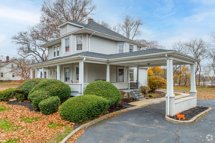 More Photos Of 149 W Main St, Freehold Medical For Lease