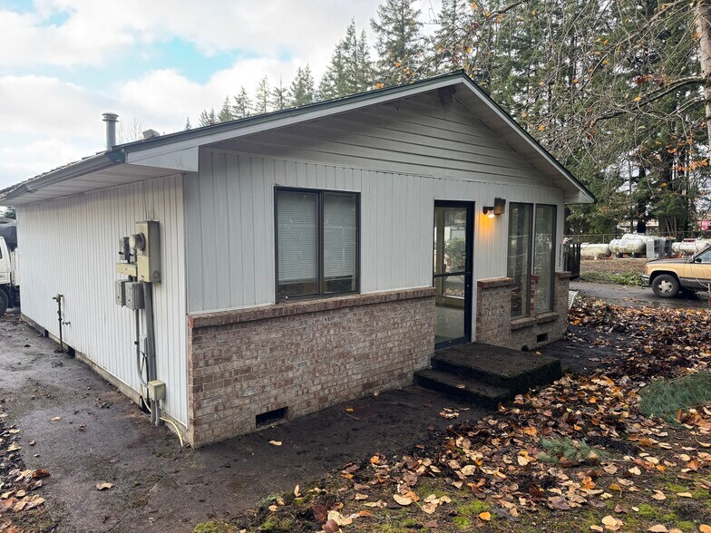 More Photos Of 36795 Industrial Way, Sandy Land For Lease