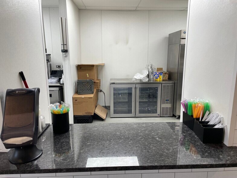 More Photos Of 121 Main St, Oswego Restaurant For Lease