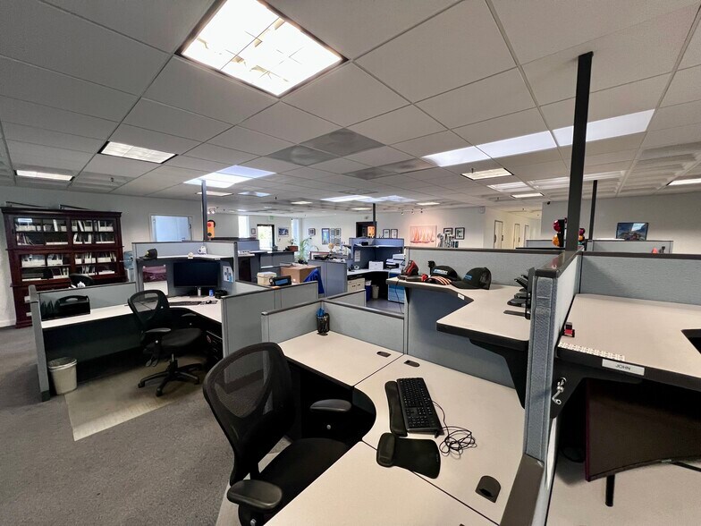 More Photos Of 15890 Foothill Blvd, San Leandro Flex For Sale