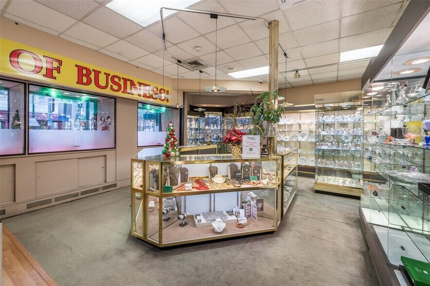 More Photos Of 565 Main St, New Rochelle Storefront Retail Residential For Lease