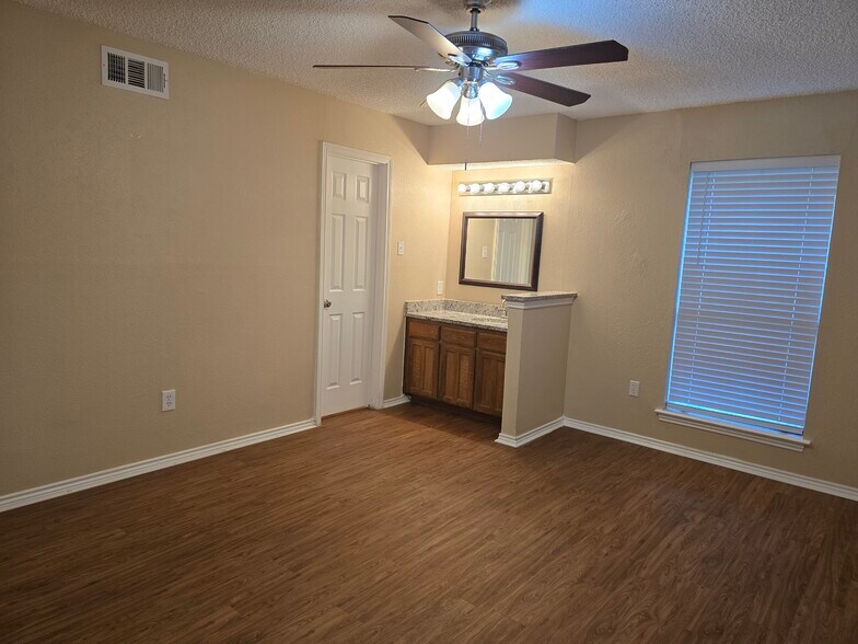 More Photos Of 1118 Brady Dr, Irving Multifamily For Sale